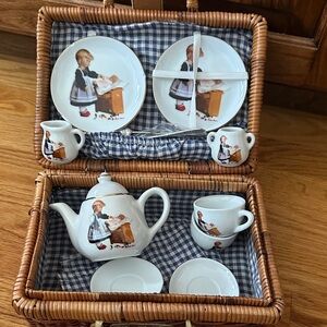 Children's Tea Set with Plates and Teapot